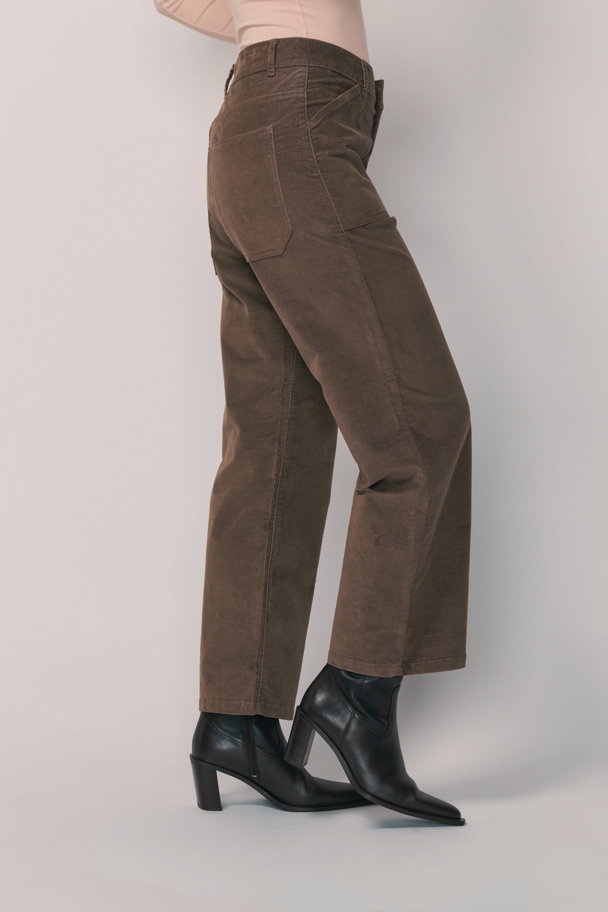 Eddy in Velvet Velvet - Tobacco