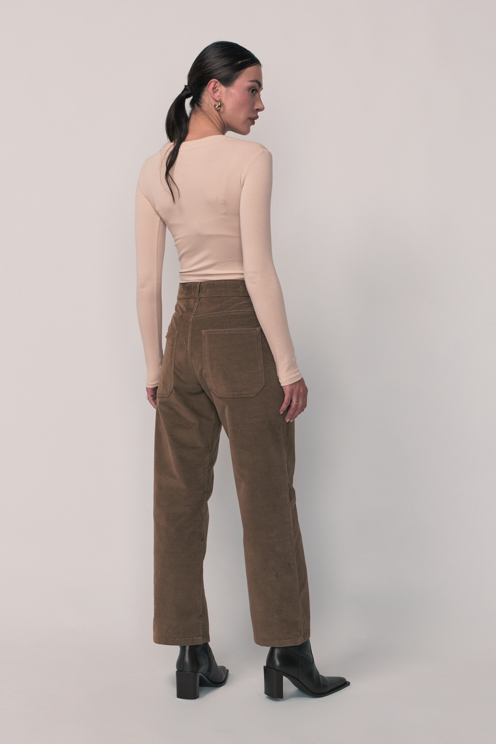 Eddy in Velvet Velvet - Tobacco