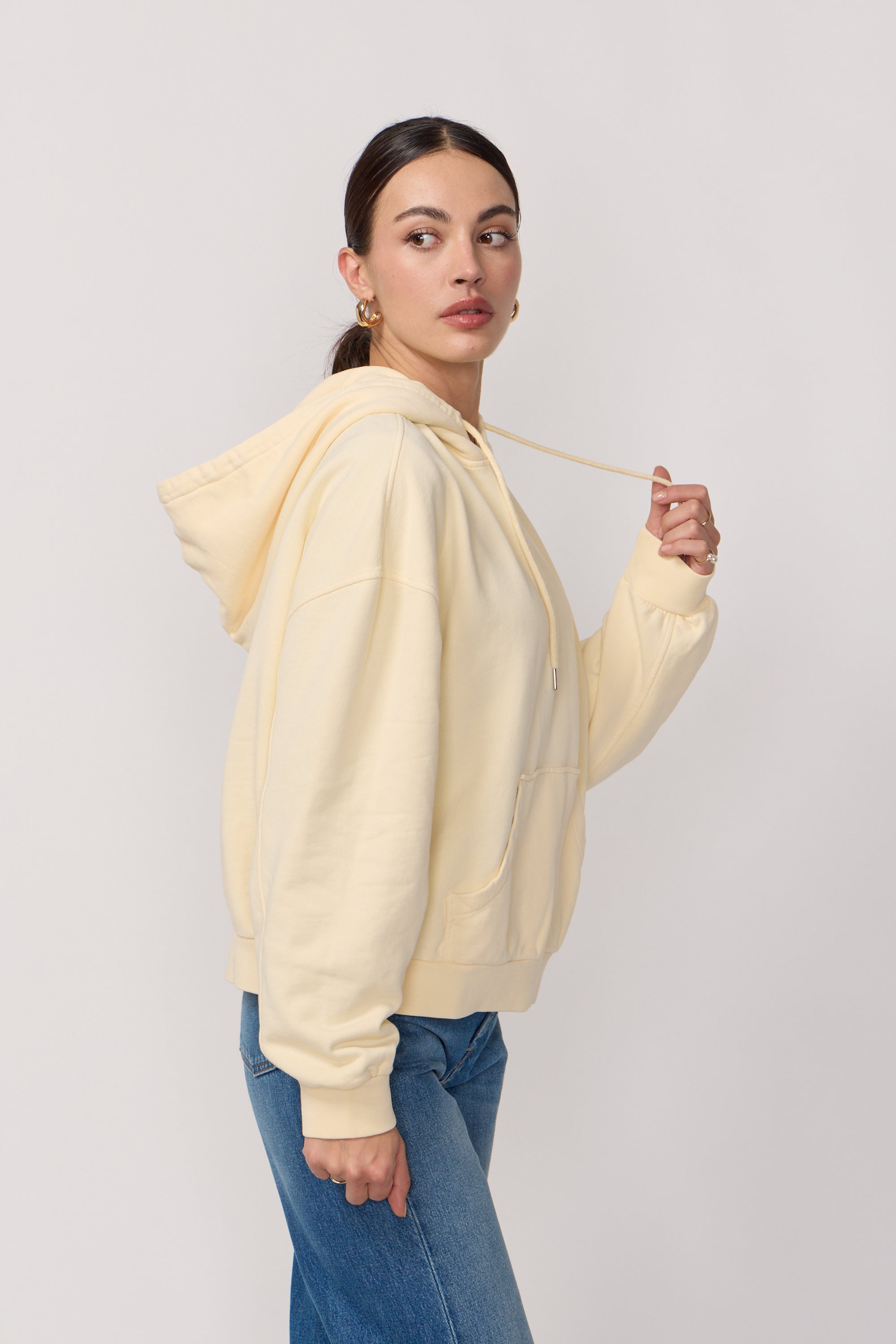 Pull à Capuche Style Boxy - Pale Yellow