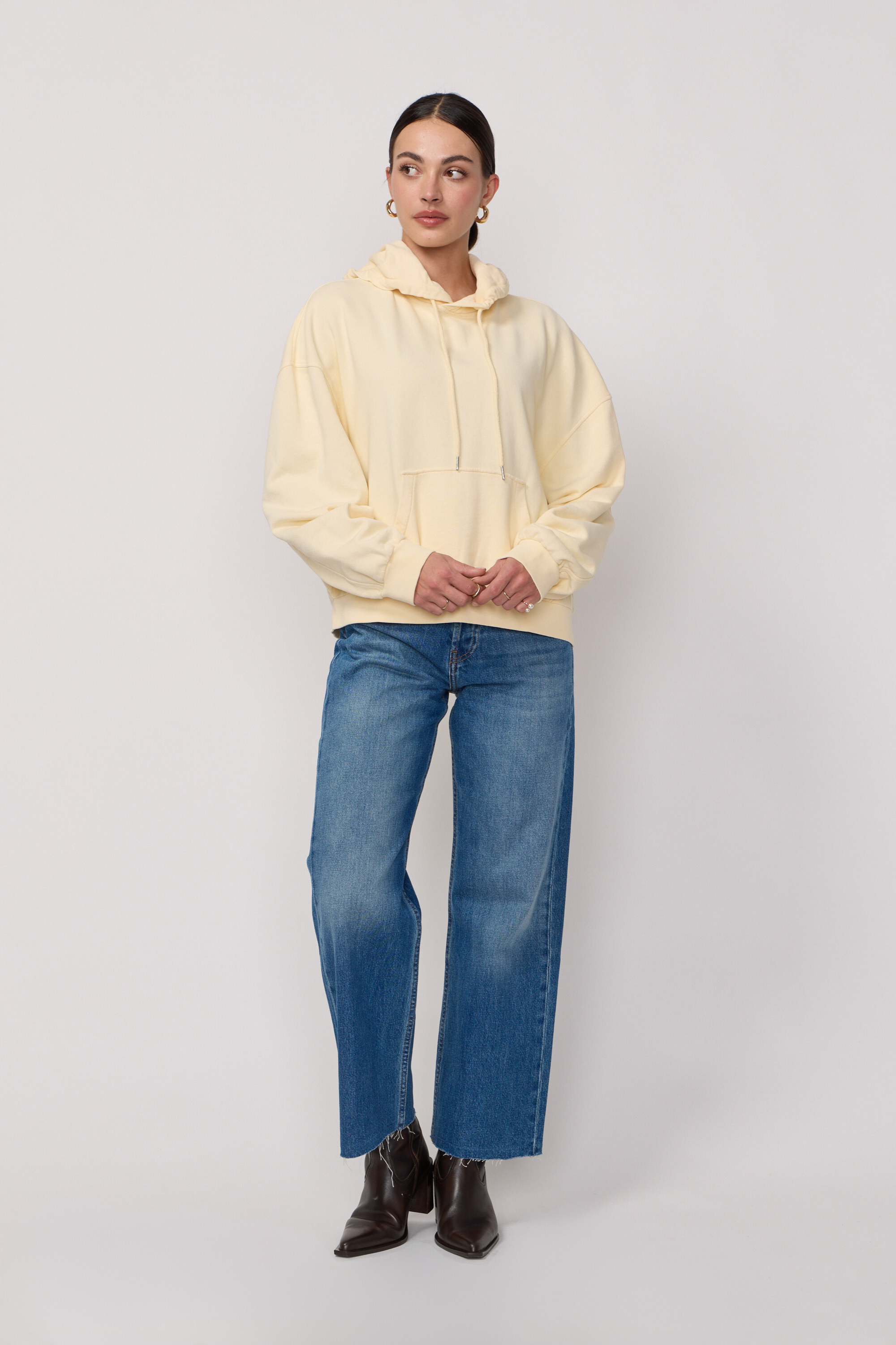 Pull à Capuche Style Boxy - Pale Yellow