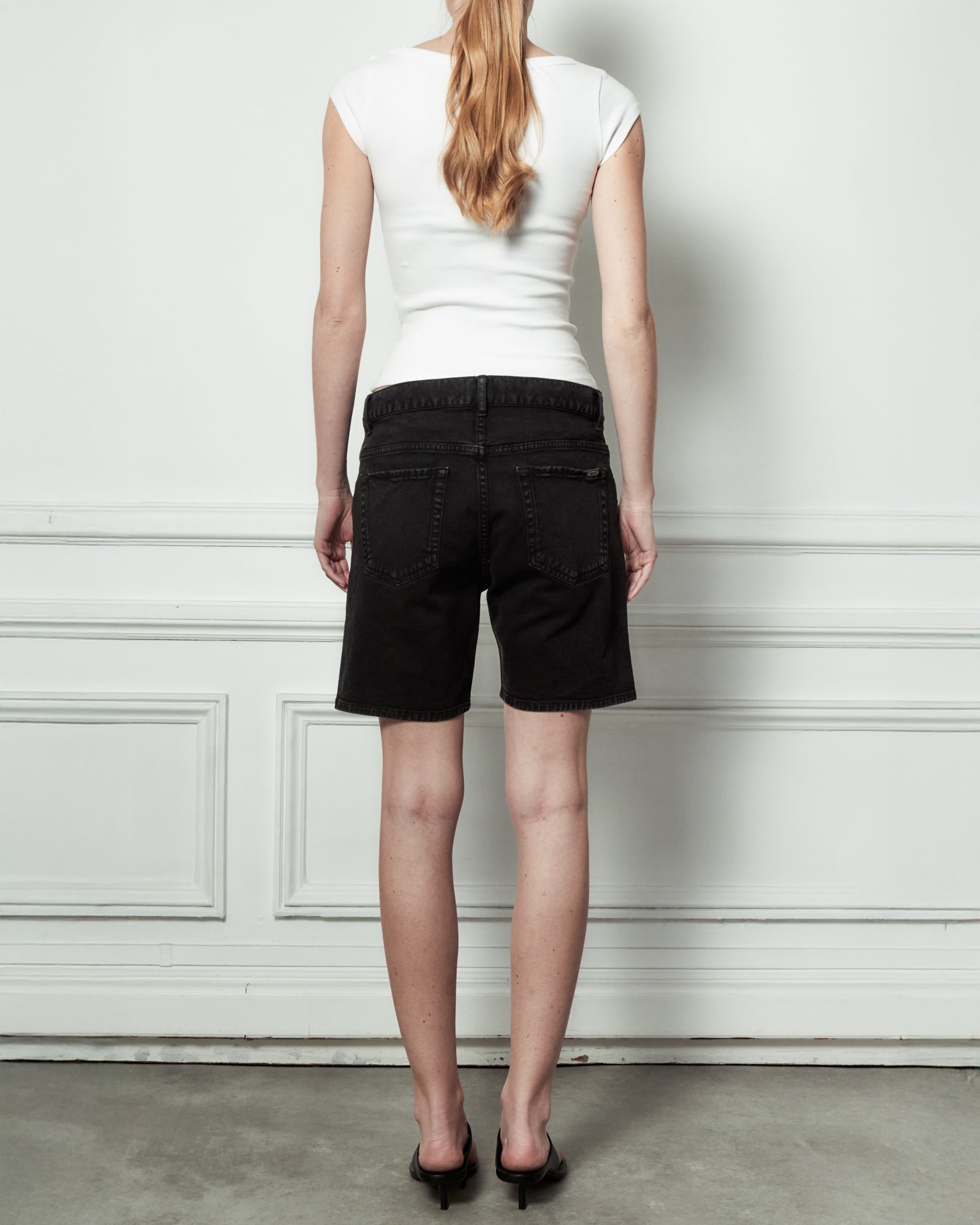 Short Boy - Black Stone Resine