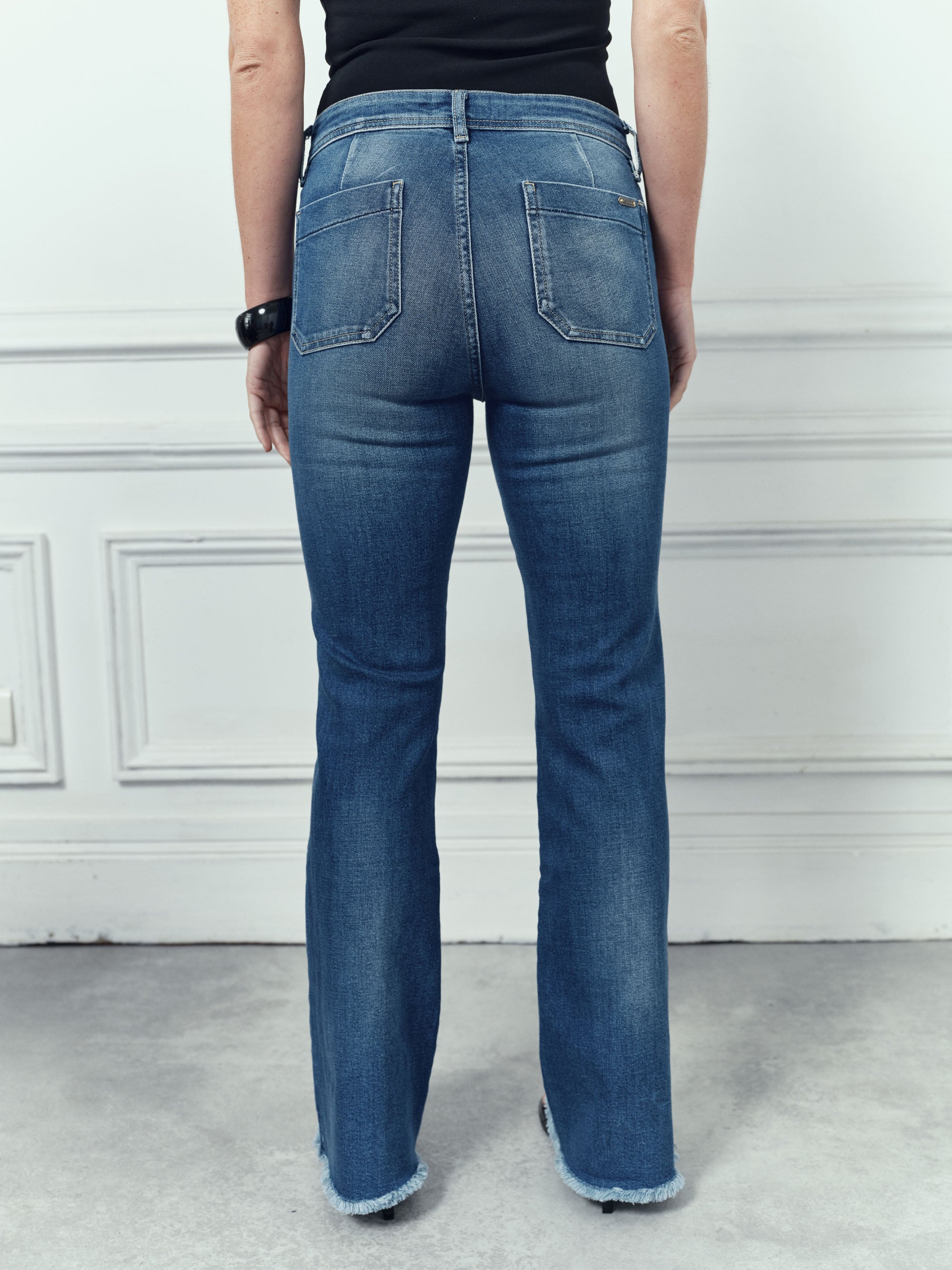 Jean Carlotta - Worn